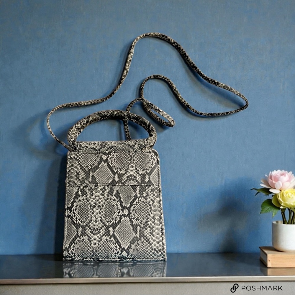 💖 Charming Jeanne Lottie Small Snakeskin Purse 💖